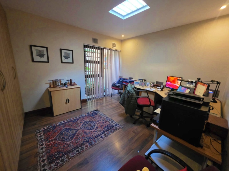 4 Bedroom Property for Sale in Constantia Kloof Western Cape